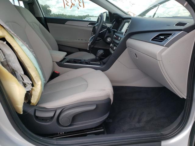 Photo 4 VIN: 5NPE24AF2KH788277 - HYUNDAI SONATA SE 