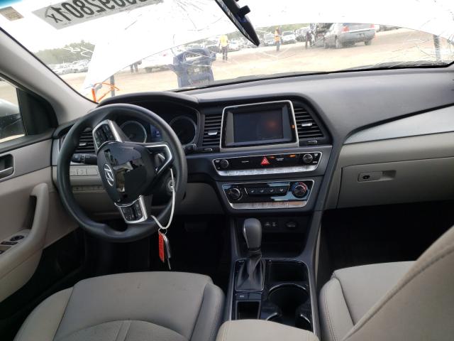 Photo 8 VIN: 5NPE24AF2KH788277 - HYUNDAI SONATA SE 