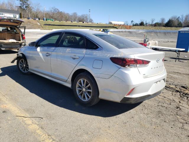 Photo 2 VIN: 5NPE24AF2KH788280 - HYUNDAI SONATA SE 