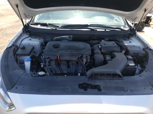 Photo 6 VIN: 5NPE24AF2KH791633 - HYUNDAI SONATA SE 