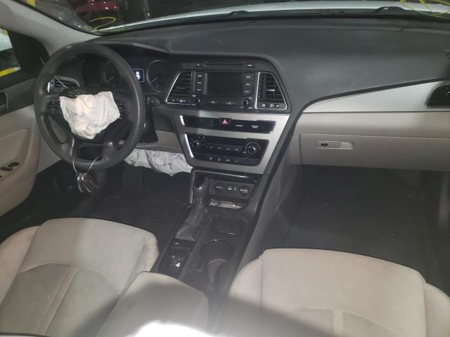 Photo 8 VIN: 5NPE24AF3FH001794 - HYUNDAI SONATA SE 