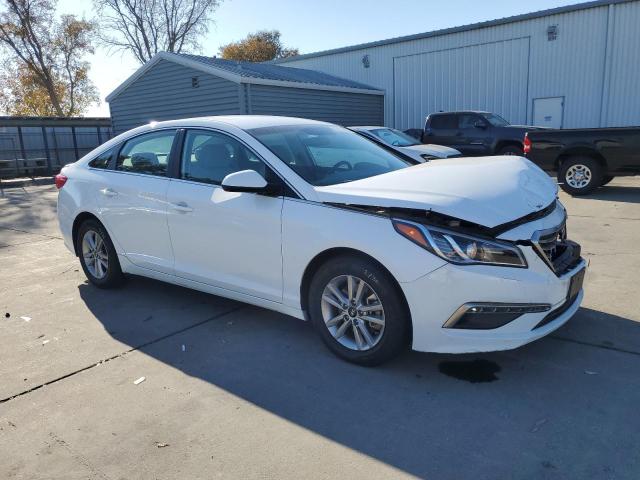 Photo 3 VIN: 5NPE24AF3FH045746 - HYUNDAI SONATA 