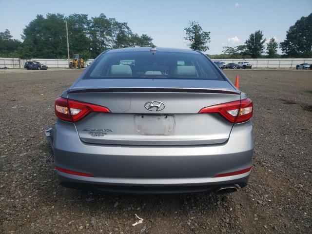 Photo 5 VIN: 5NPE24AF3FH082991 - HYUNDAI SONATA SE 