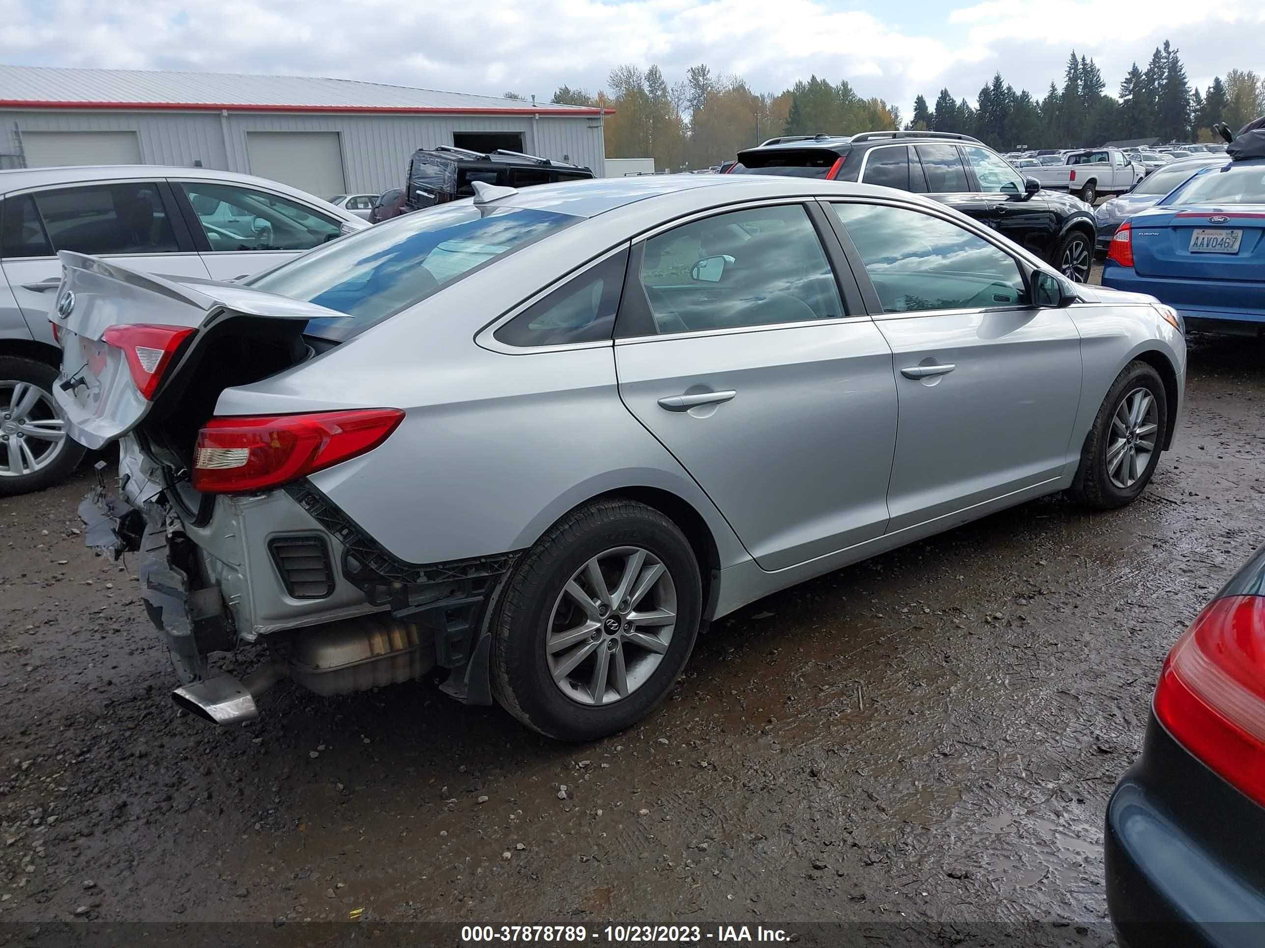 Photo 3 VIN: 5NPE24AF3FH091447 - HYUNDAI SONATA 