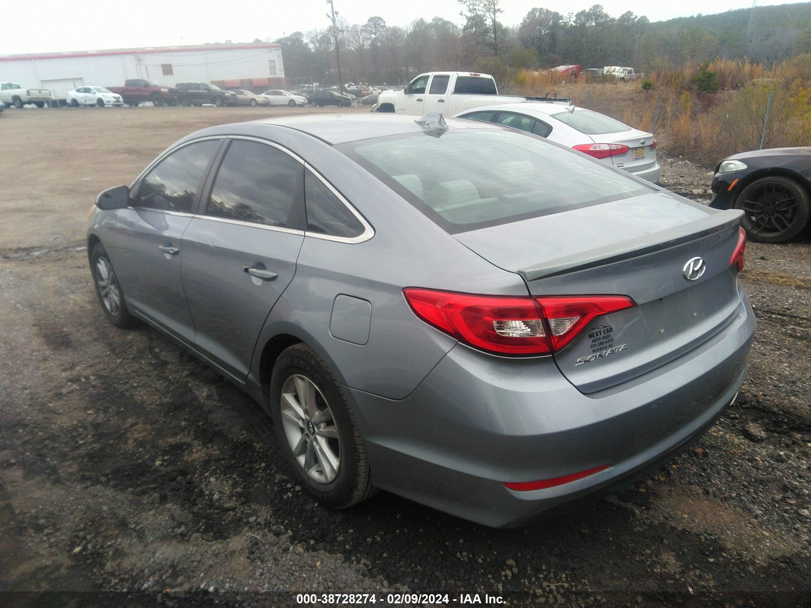 Photo 2 VIN: 5NPE24AF3FH125662 - HYUNDAI SONATA 