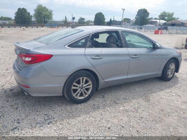 Photo 3 VIN: 5NPE24AF3FH128027 - HYUNDAI SONATA 