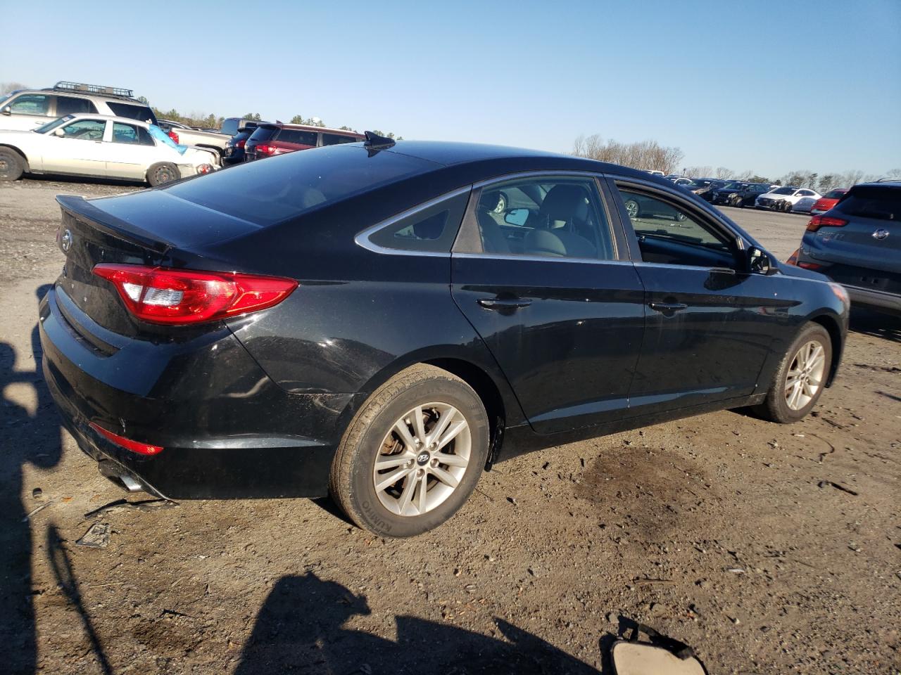 Photo 2 VIN: 5NPE24AF3FH145846 - HYUNDAI SONATA 