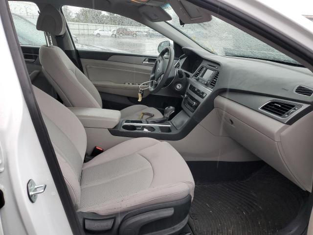 Photo 4 VIN: 5NPE24AF3FH156197 - HYUNDAI SONATA SE 