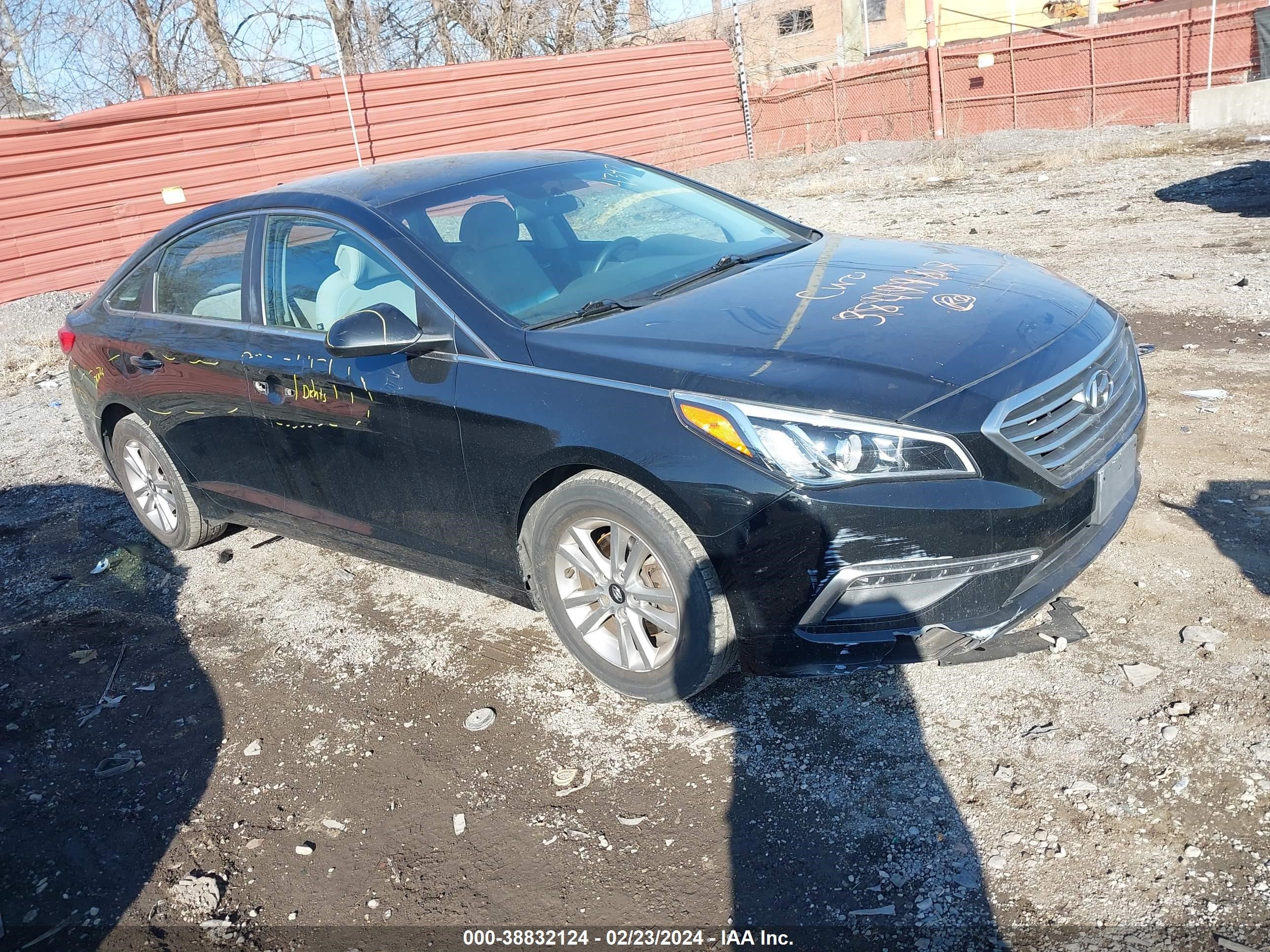 Photo 1 VIN: 5NPE24AF3FH164347 - HYUNDAI SONATA 