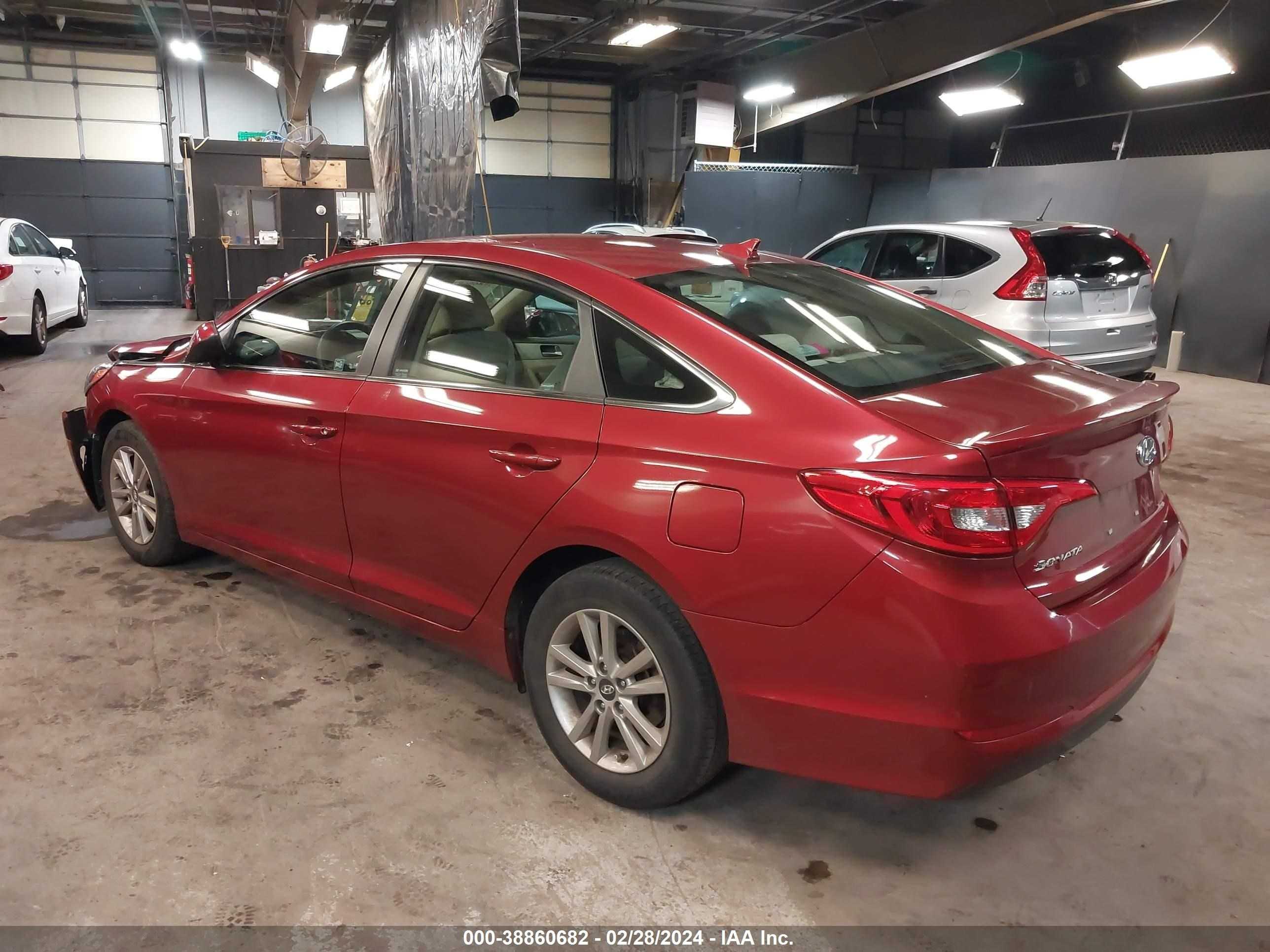 Photo 2 VIN: 5NPE24AF3FH201851 - HYUNDAI SONATA 