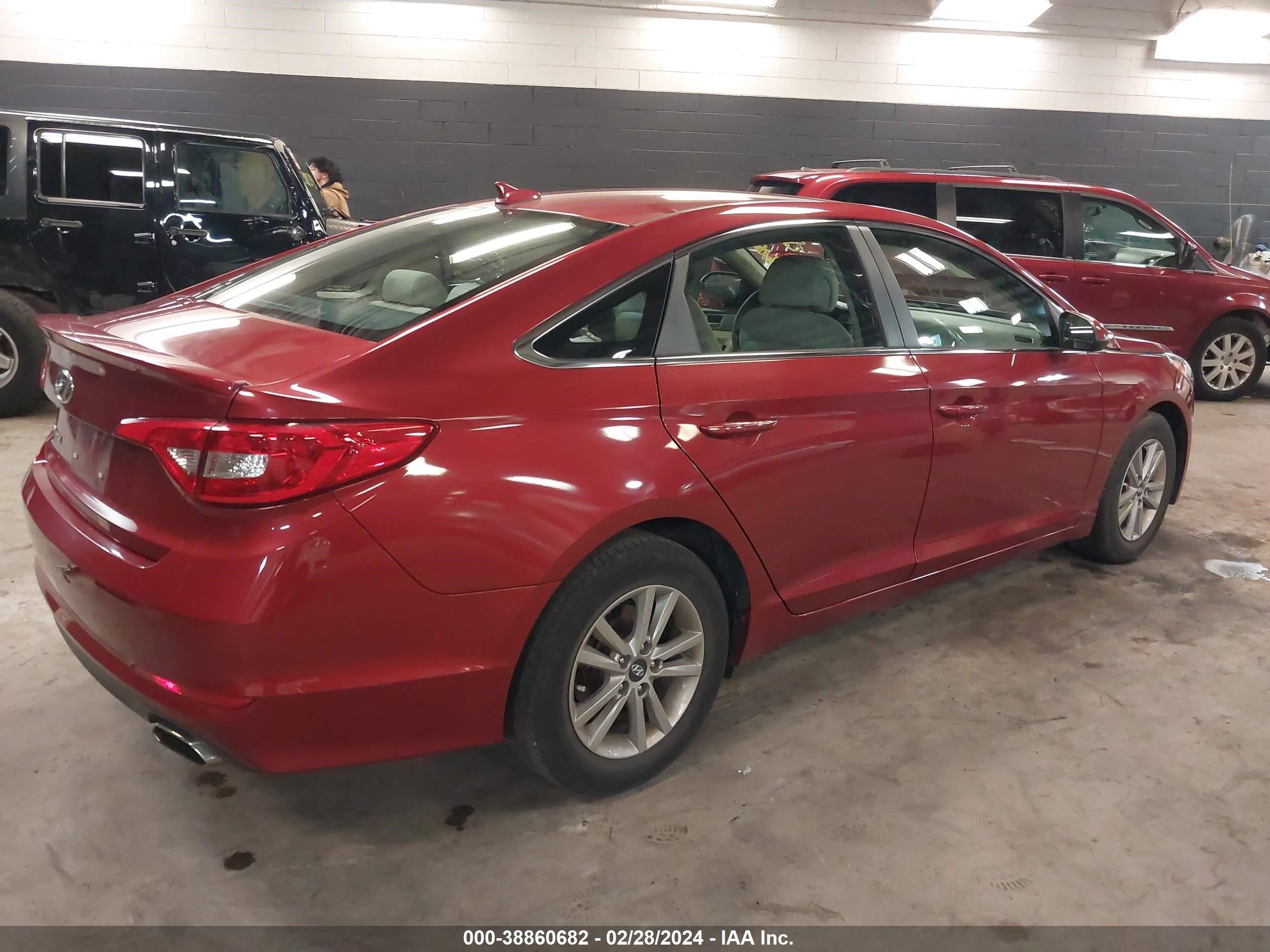 Photo 3 VIN: 5NPE24AF3FH201851 - HYUNDAI SONATA 