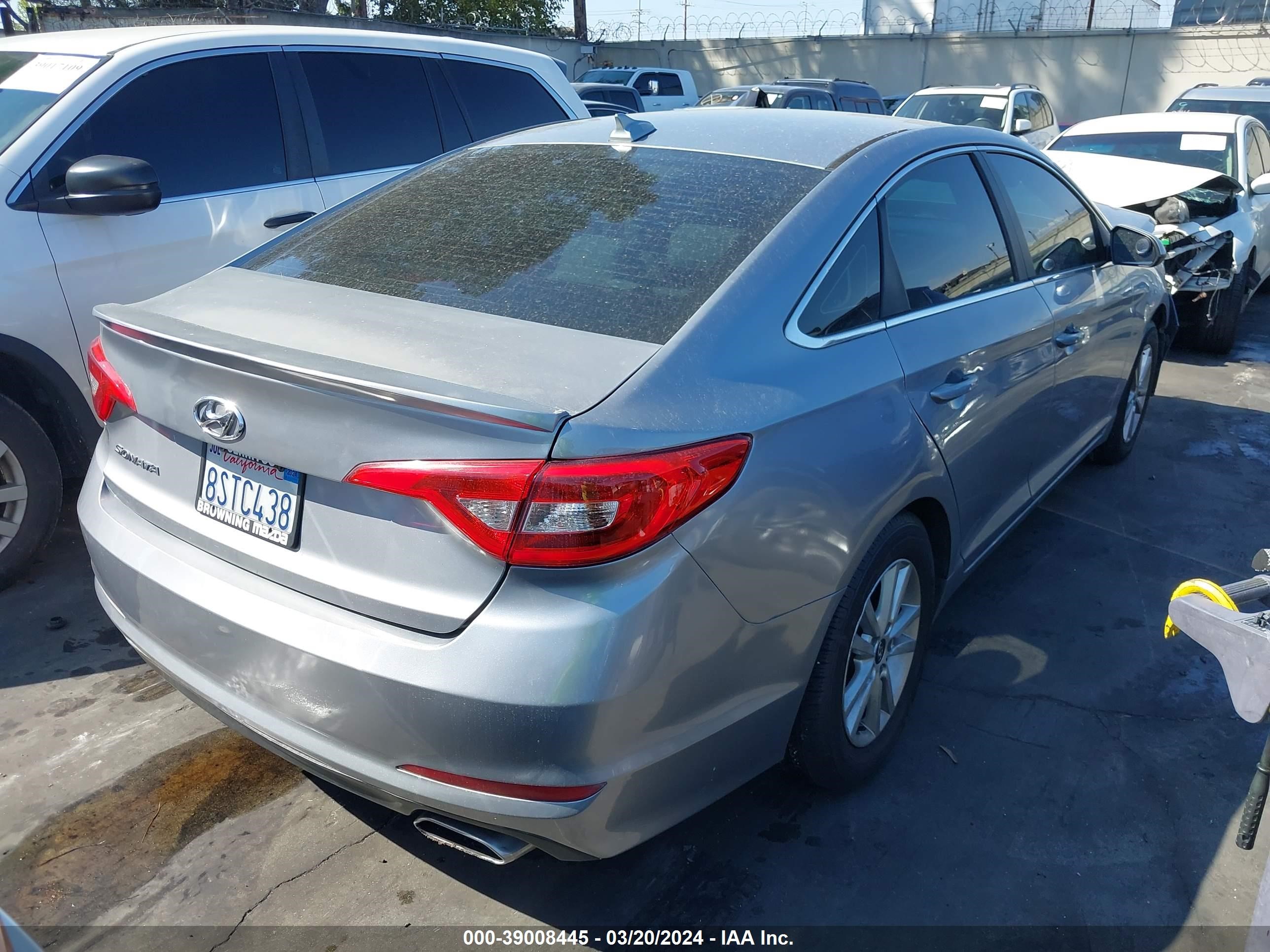 Photo 3 VIN: 5NPE24AF3GH267432 - HYUNDAI SONATA 