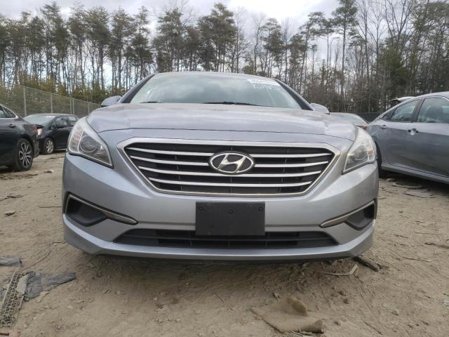 Photo 4 VIN: 5NPE24AF3GH302342 - HYUNDAI SONATA SE 