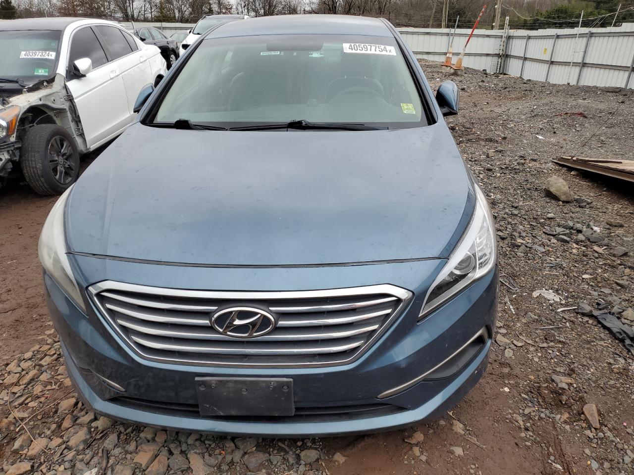 Photo 4 VIN: 5NPE24AF3GH317259 - HYUNDAI SONATA 