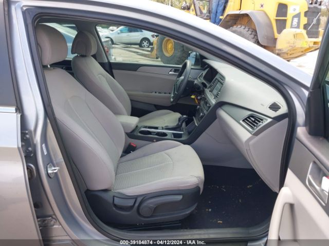 Photo 4 VIN: 5NPE24AF3GH324745 - HYUNDAI SONATA 