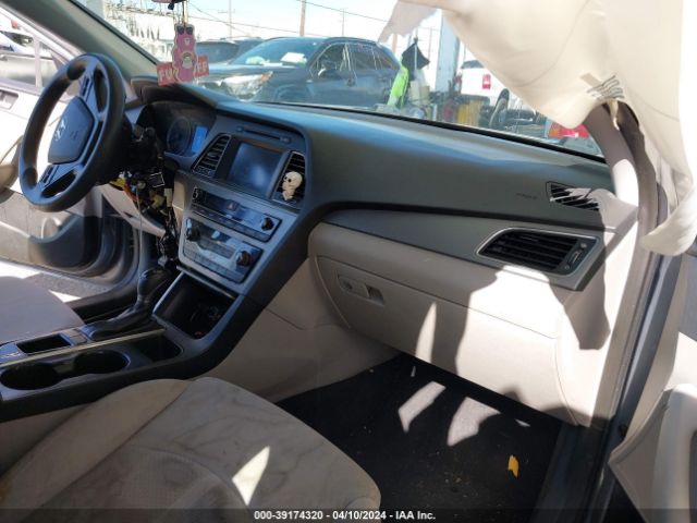 Photo 4 VIN: 5NPE24AF3GH343893 - HYUNDAI SONATA 