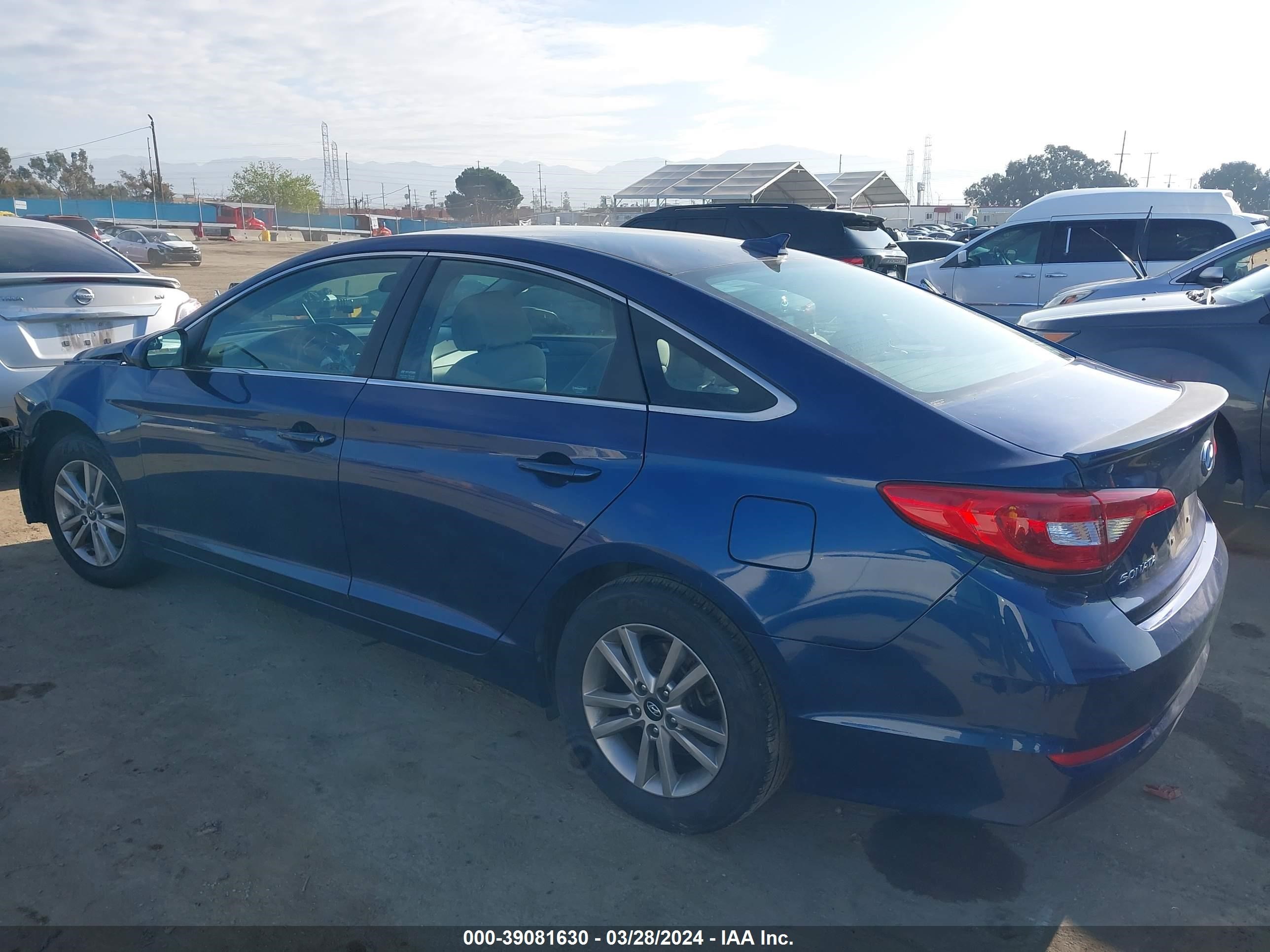 Photo 2 VIN: 5NPE24AF3GH357521 - HYUNDAI SONATA 