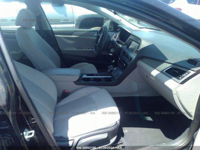 Photo 4 VIN: 5NPE24AF3GH357681 - HYUNDAI SONATA 