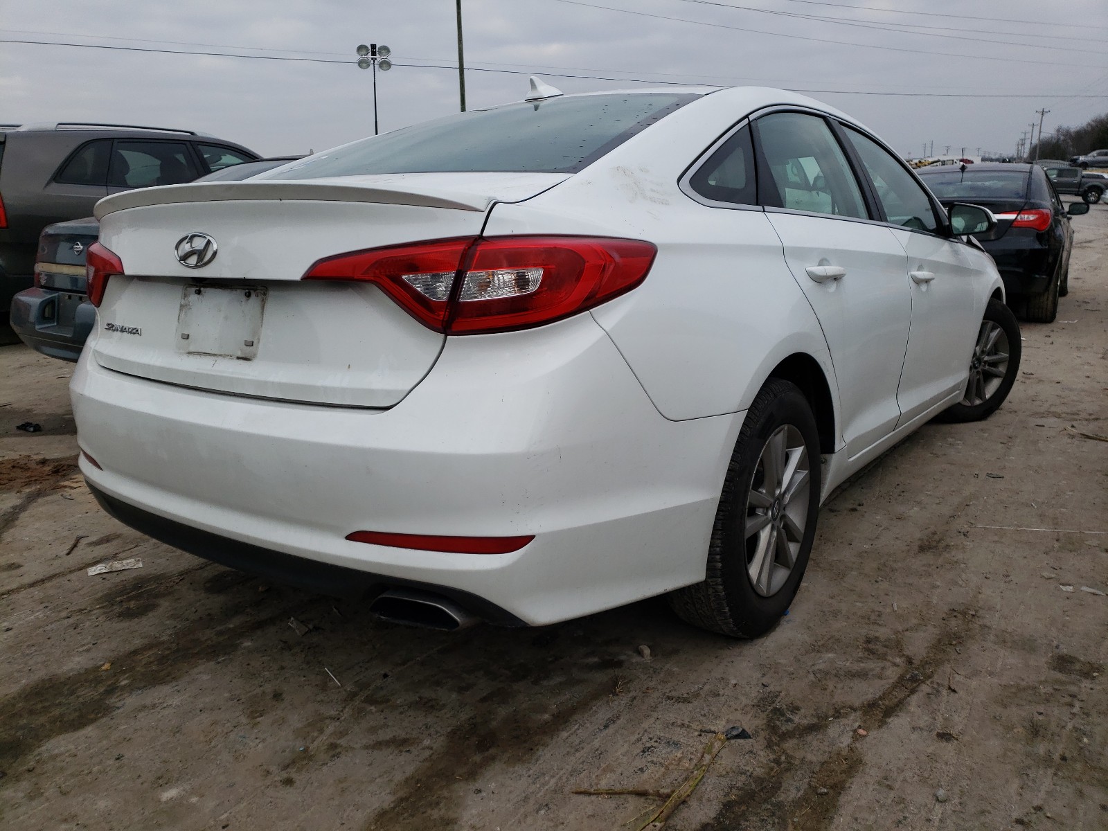 Photo 3 VIN: 5NPE24AF3GH358846 - HYUNDAI SONATA SE 