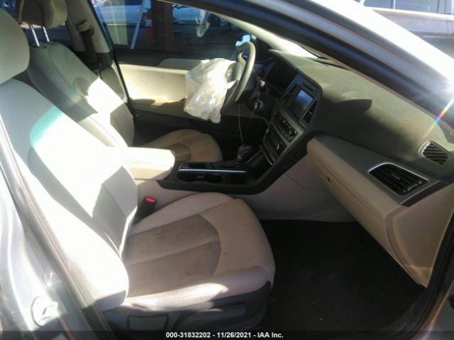 Photo 4 VIN: 5NPE24AF3GH363089 - HYUNDAI SONATA 