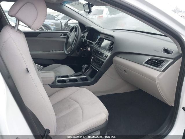 Photo 4 VIN: 5NPE24AF3GH363786 - HYUNDAI SONATA 