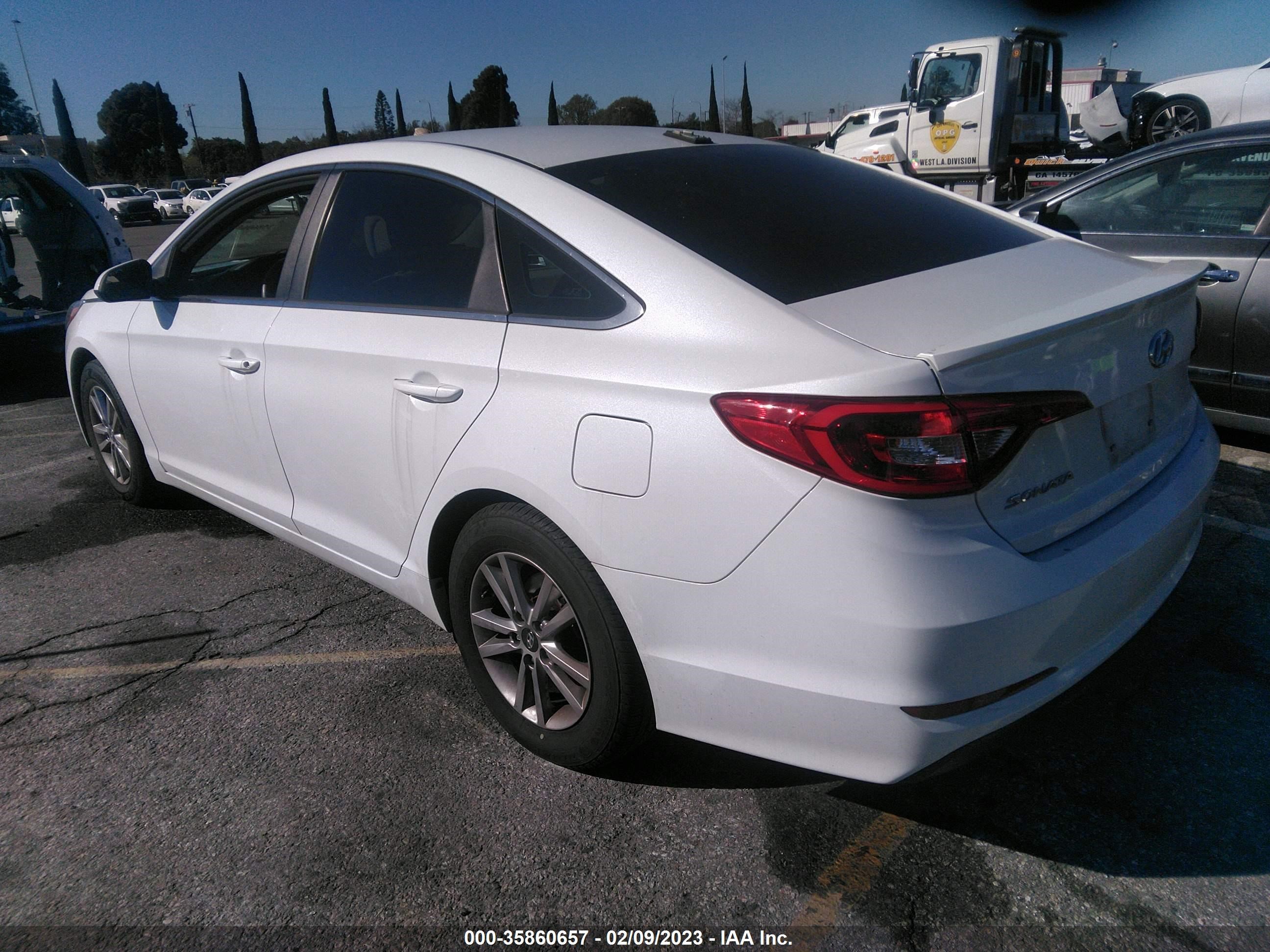 Photo 2 VIN: 5NPE24AF3GH379647 - HYUNDAI SONATA 