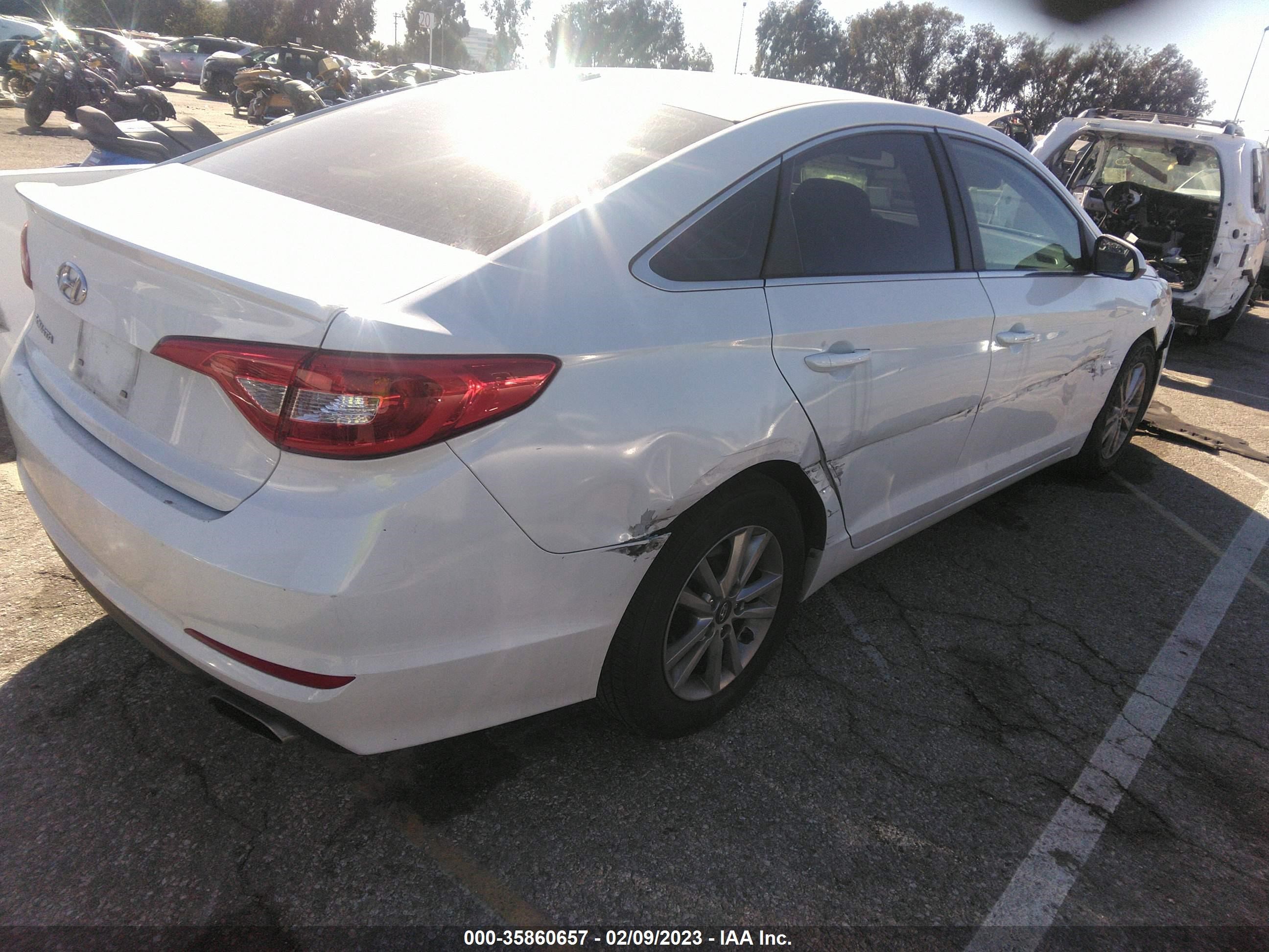 Photo 3 VIN: 5NPE24AF3GH379647 - HYUNDAI SONATA 