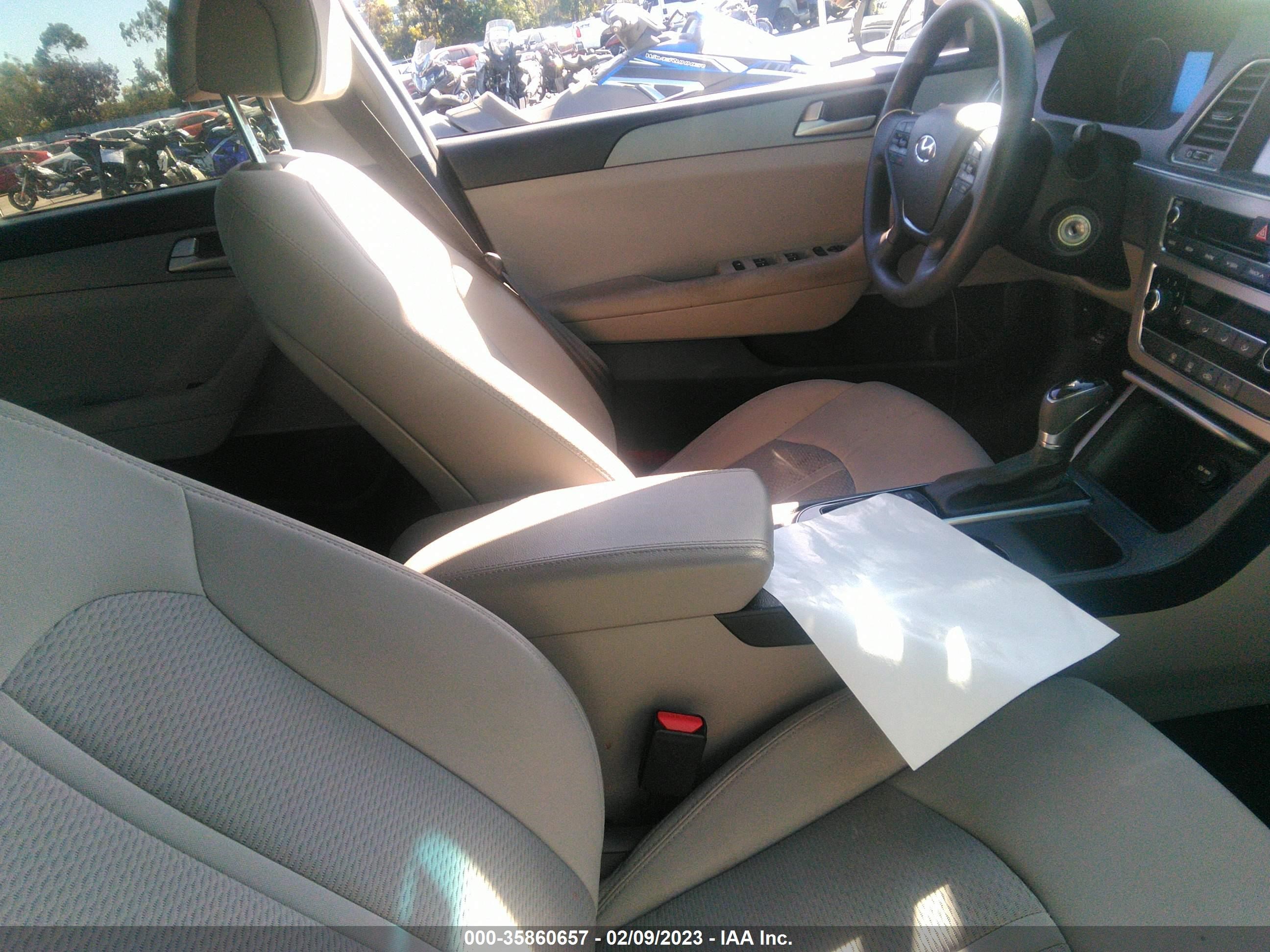 Photo 4 VIN: 5NPE24AF3GH379647 - HYUNDAI SONATA 