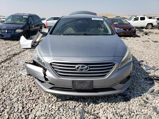 Photo 4 VIN: 5NPE24AF3GH383830 - HYUNDAI SONATA SE 