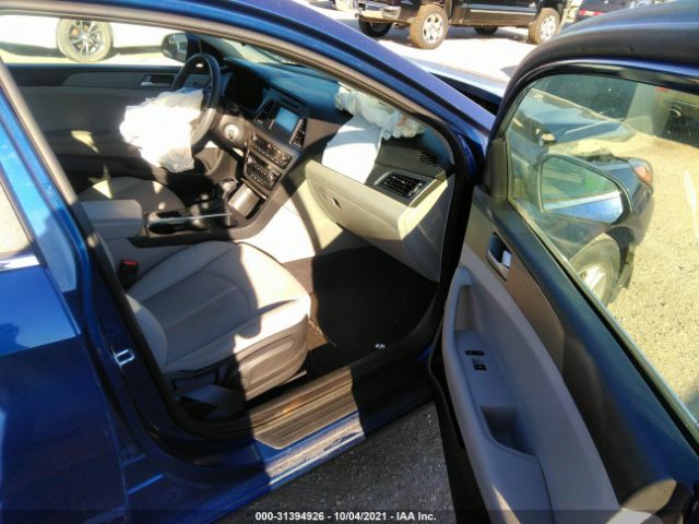 Photo 4 VIN: 5NPE24AF3GH388137 - HYUNDAI SONATA 