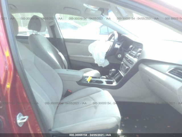 Photo 4 VIN: 5NPE24AF3GH393953 - HYUNDAI SONATA 