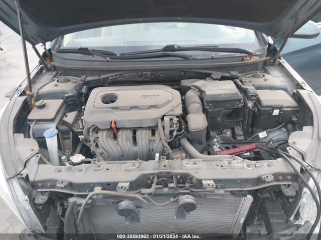 Photo 9 VIN: 5NPE24AF3GH403946 - HYUNDAI SONATA 