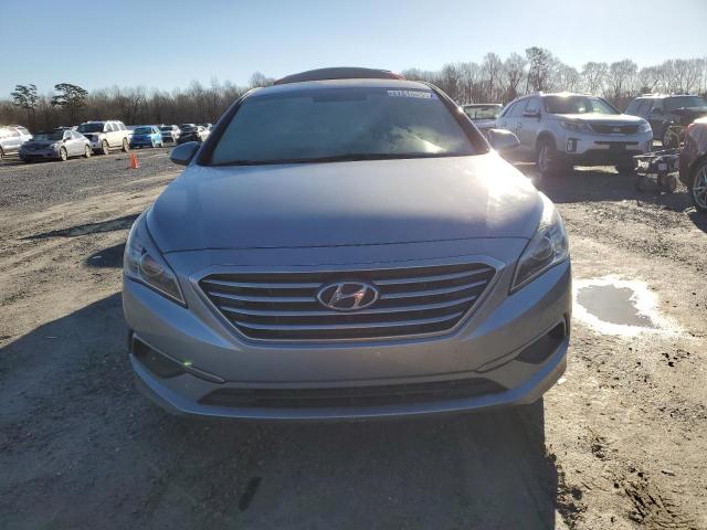 Photo 4 VIN: 5NPE24AF3GH406555 - HYUNDAI SONATA SE 