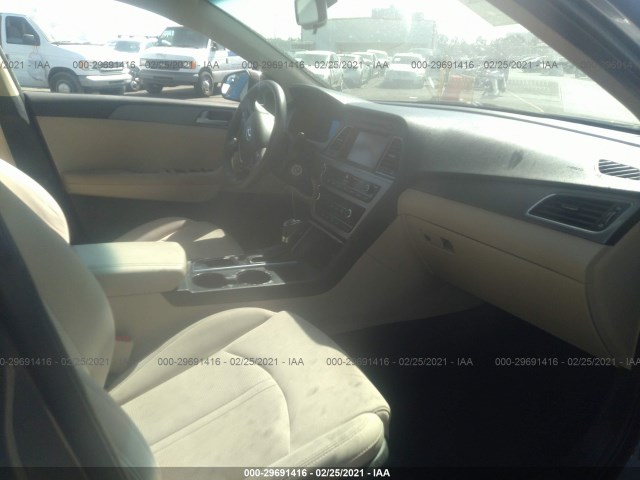 Photo 4 VIN: 5NPE24AF3HH447799 - HYUNDAI SONATA 