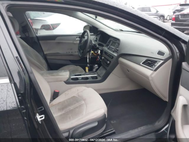 Photo 4 VIN: 5NPE24AF3HH458625 - HYUNDAI SONATA 