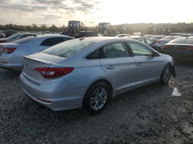 Photo 2 VIN: 5NPE24AF3HH467180 - HYUNDAI SONATA SE 