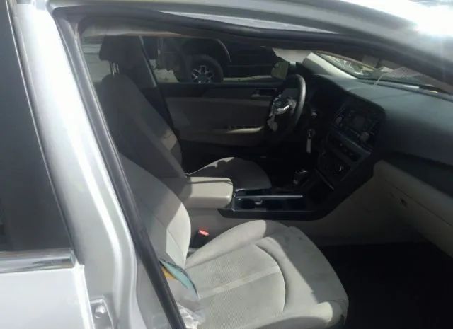 Photo 4 VIN: 5NPE24AF3HH476512 - HYUNDAI SONATA 