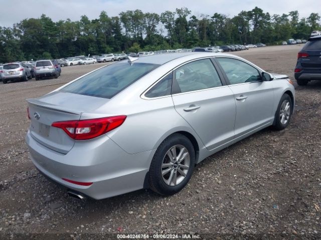 Photo 3 VIN: 5NPE24AF3HH483363 - HYUNDAI SONATA 