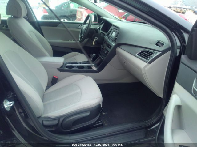 Photo 4 VIN: 5NPE24AF3HH487977 - HYUNDAI SONATA 