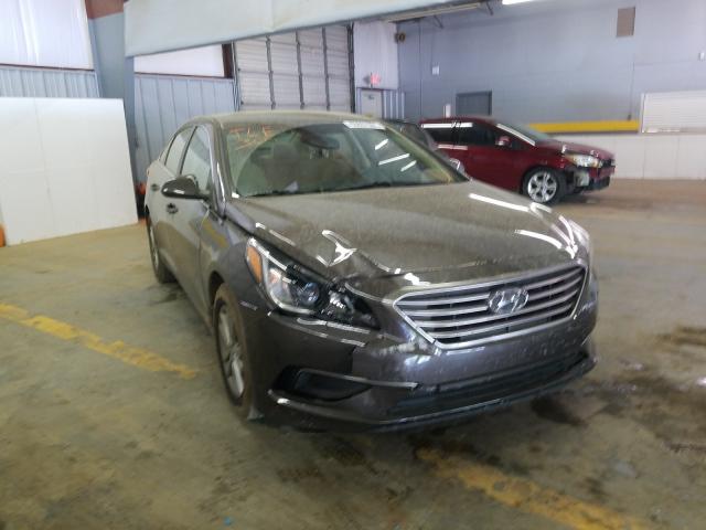 Photo 8 VIN: 5NPE24AF3HH497411 - HYUNDAI SONATA SE 