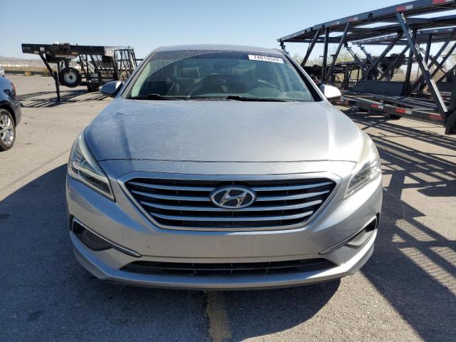 Photo 4 VIN: 5NPE24AF3HH520833 - HYUNDAI SONATA SE 