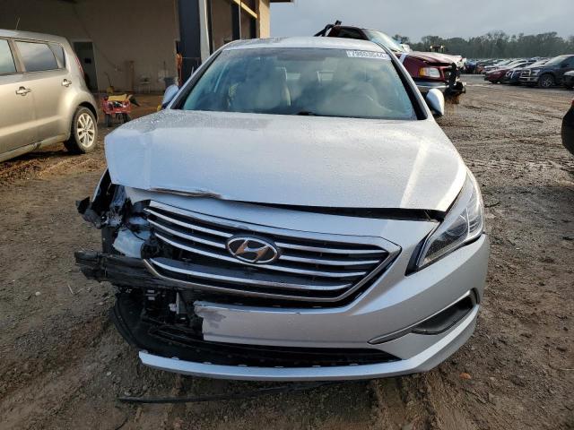 Photo 4 VIN: 5NPE24AF3HH572155 - HYUNDAI SONATA SE 