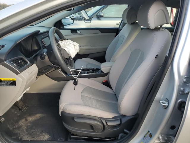 Photo 6 VIN: 5NPE24AF3HH572155 - HYUNDAI SONATA SE 