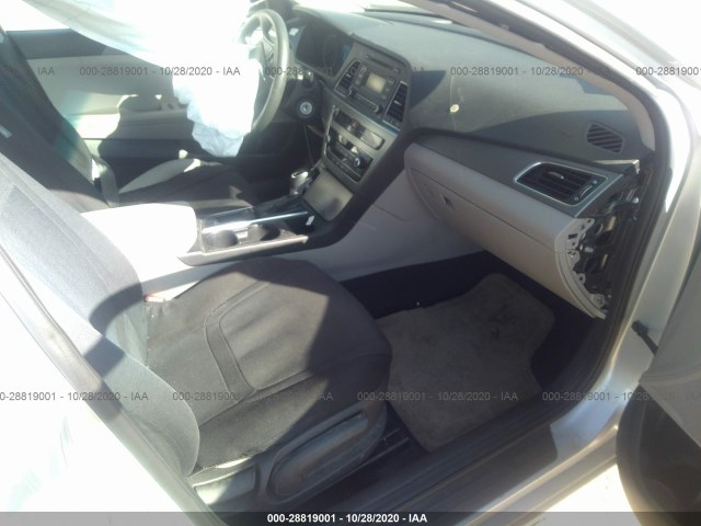 Photo 4 VIN: 5NPE24AF3HH573435 - HYUNDAI SONATA 