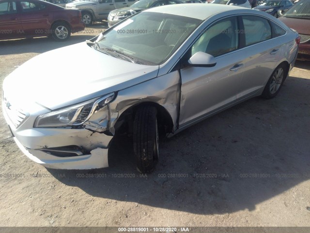 Photo 5 VIN: 5NPE24AF3HH573435 - HYUNDAI SONATA 