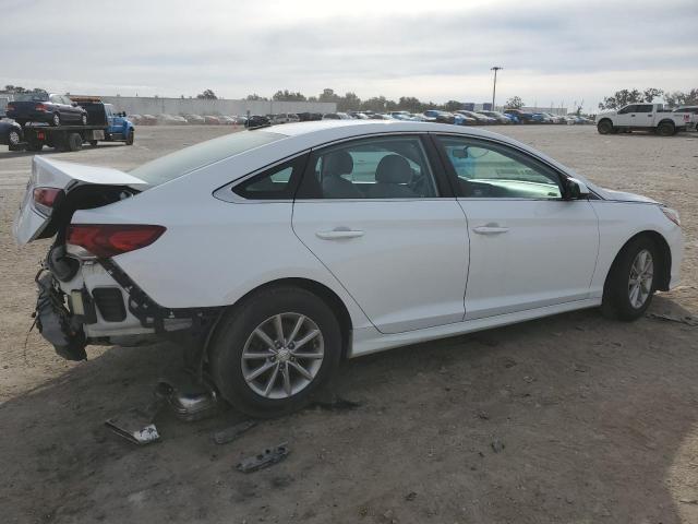 Photo 2 VIN: 5NPE24AF3JH605144 - HYUNDAI SONATA 