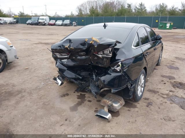 Photo 3 VIN: 5NPE24AF3JH705065 - HYUNDAI SONATA 