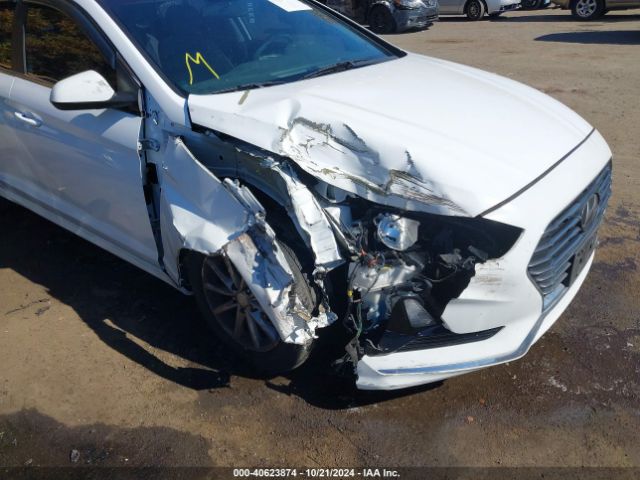 Photo 5 VIN: 5NPE24AF3JH705650 - HYUNDAI SONATA 