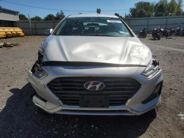 Photo 4 VIN: 5NPE24AF3JH708807 - HYUNDAI SONATA SE 