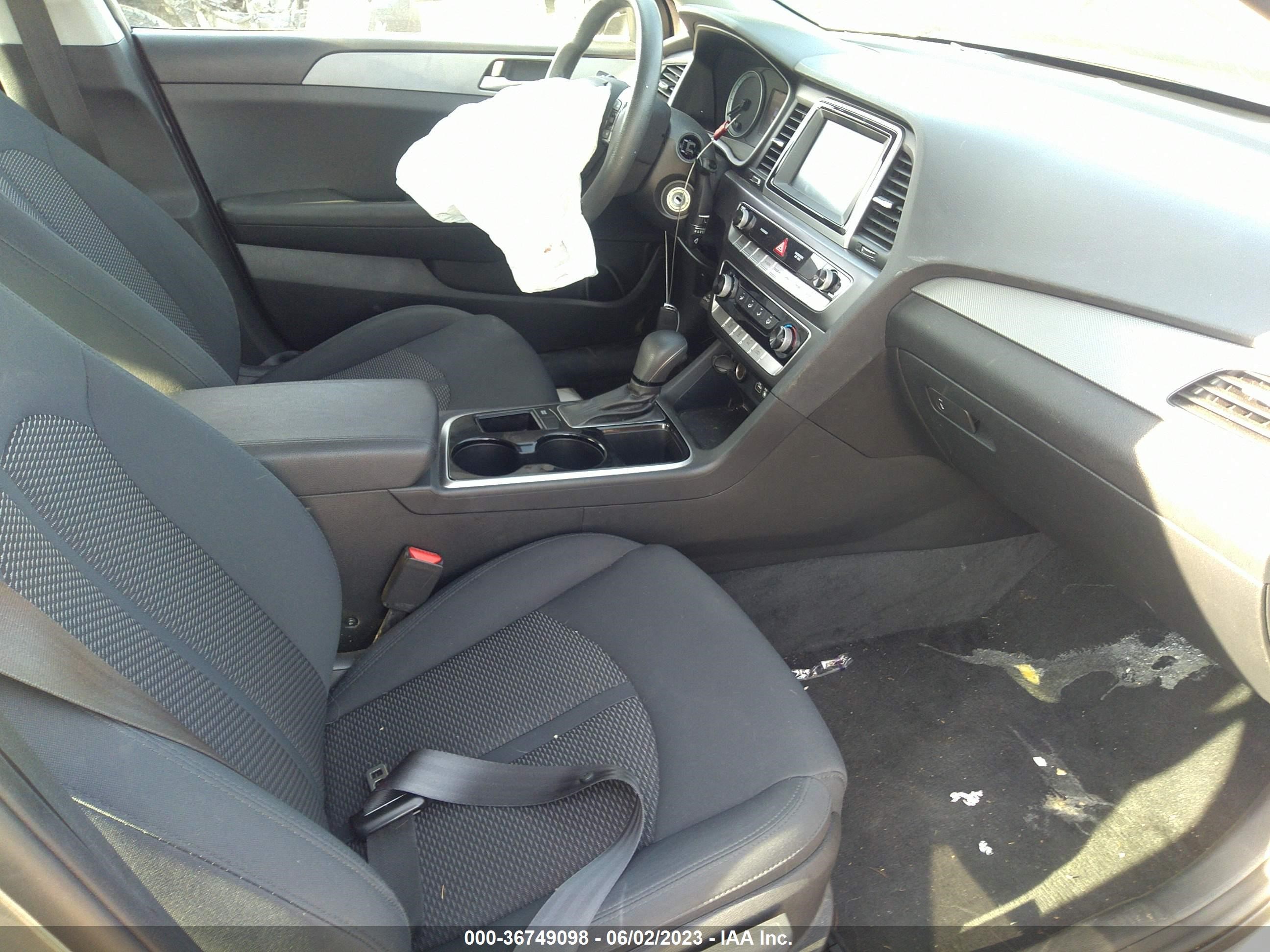 Photo 4 VIN: 5NPE24AF3JH714171 - HYUNDAI SONATA 